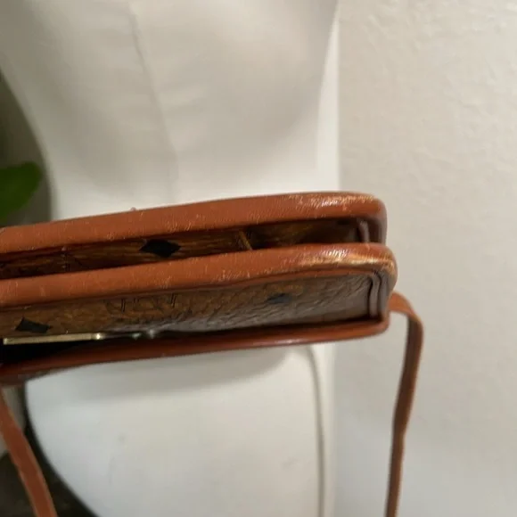 MCM leather crossbody purse - Picture 6 of 9